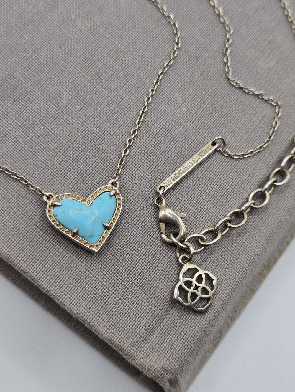 Kendra Scott Ari Turquoise tone Howlite Heart Pendant Necklace Silver & Gold Duo